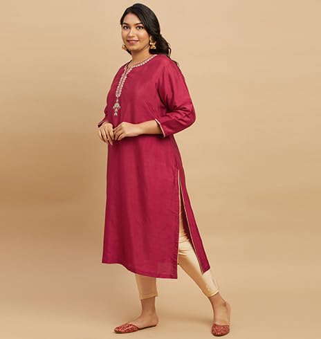 Image of BIG HELLO - THE PLUS LIFE Women's Rivaaz Revelry Kurti Maroon