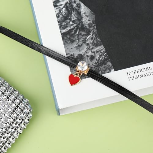 Yolev Choker Schwarz Halskette Damen Leder Goth Halskette Schwarzes Halsband Gothic Choker Halsband Kette mit Liebe Anhänger Schmuck Lederkette Damen Mädchen Weihnachten Zubehör