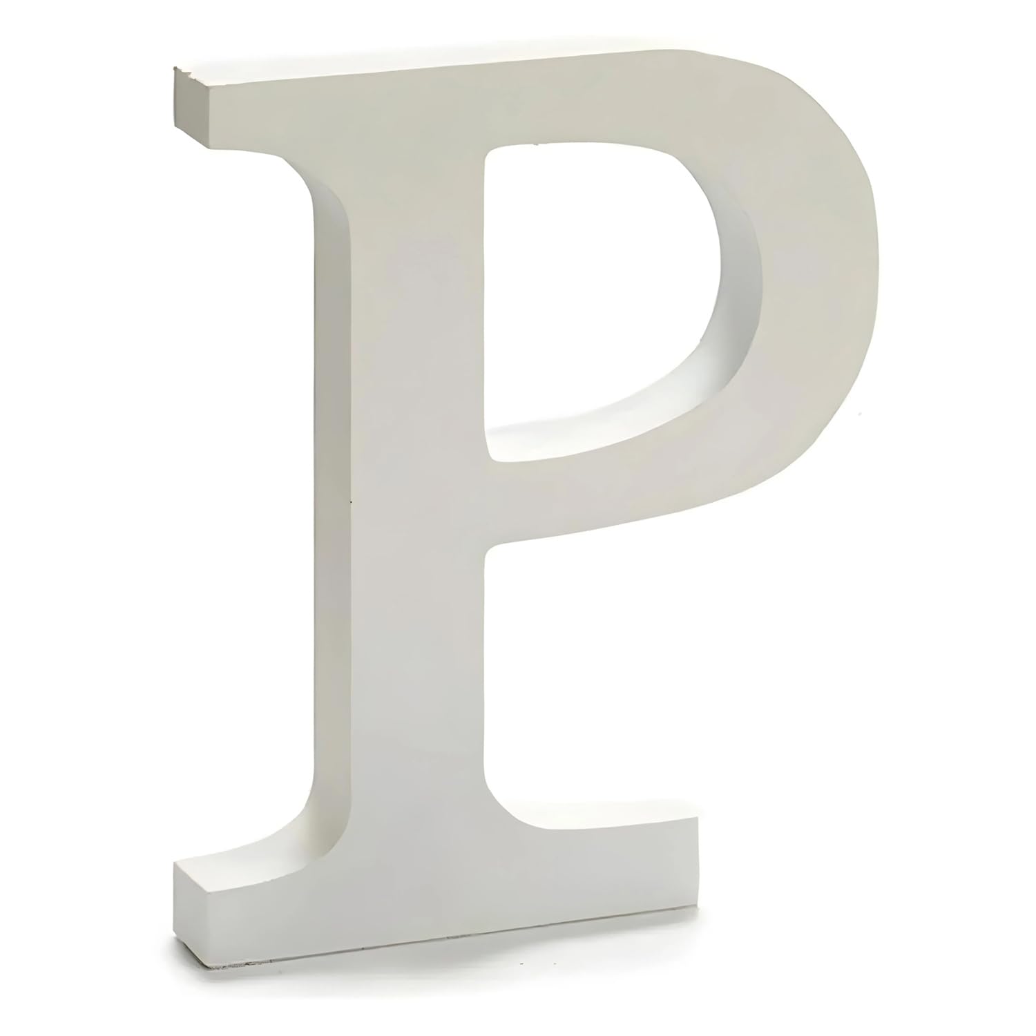 Letra P de madera blanca ideal para crear nombres en mesas de bodas y eventos infantiles