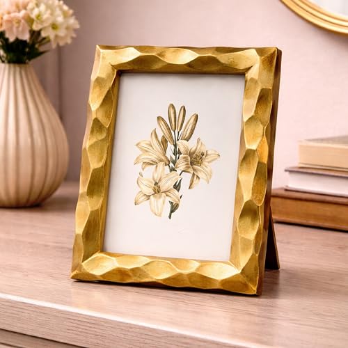 Image of Art Street Geometric Stereo Photo Frame For Home Decoration, Wedding Dress Display Frame For Table Top Desk, Birthday, Wedding & Return Gift - Royal Gold (Size: 4x6 Inch)