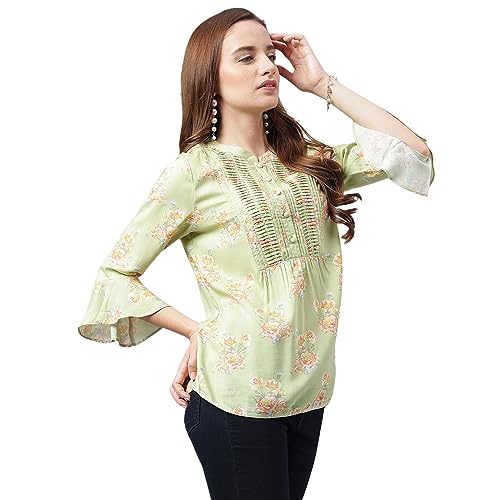 Image of Latin Quartres Women's Green V-Neck Long Sleeve Solid Top