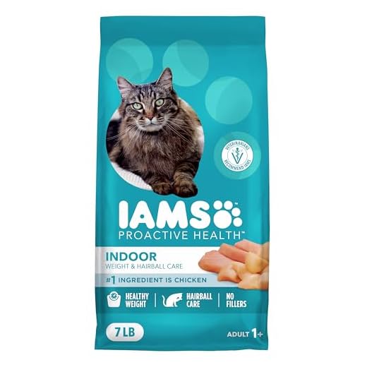IAMS Proactive Health Dry Cat Food, Indoor Weight and Hairball Care Cat Food Dry Recipe, with Real Chicken in Every Bite, 7 lb. Bag