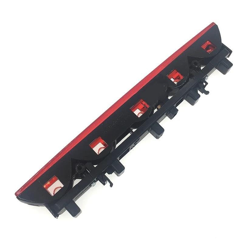 Troisième feu stop 9801929780 Peugeot 301 pour voyager en famille en sécurité