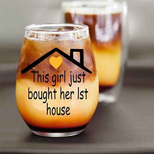 Dyjybmy This Girl Just Bought Her Lst House Wine Glass, New Homeowner Wine Glass, Homeowner Gift, Housewarming Gift, Funny New Home Owner Presents Ideas #TOP5