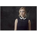 The 100 8 x 10 Photo Eliza Taylor/Clarke Griffen Pose 1 kn