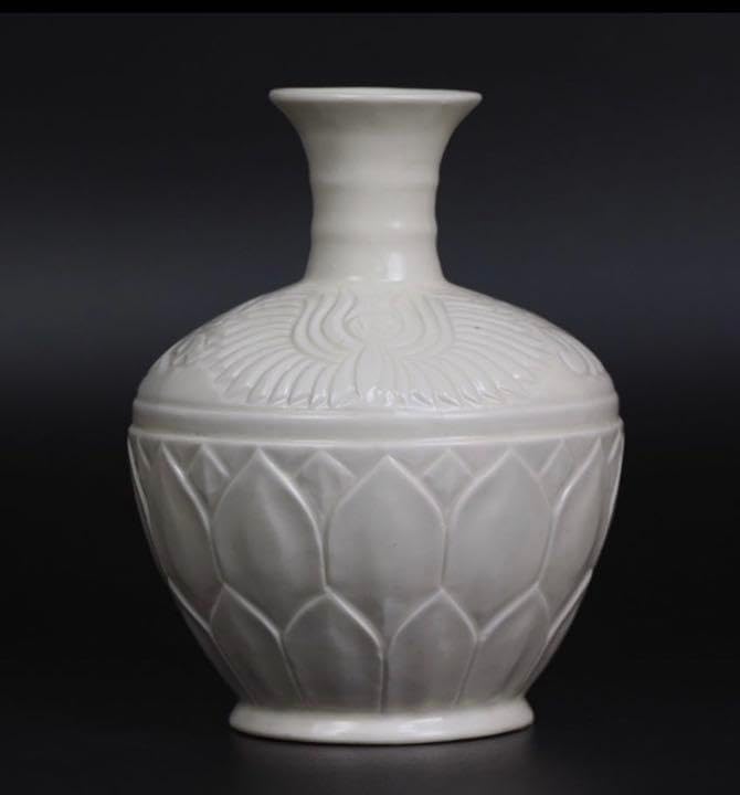 送料無料　定州白磁陰刻蓮弁花瓶　中国古玩 定州白磁陰刻蓮弁花瓶 中国古玩 送料無料 定州白磁陰刻蓮