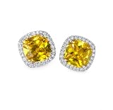 Pendientes de tuerca con halo de circonita cúbica amarilla de corte cojín, ajuste plateado, detalles brillantes de circonita cúbica