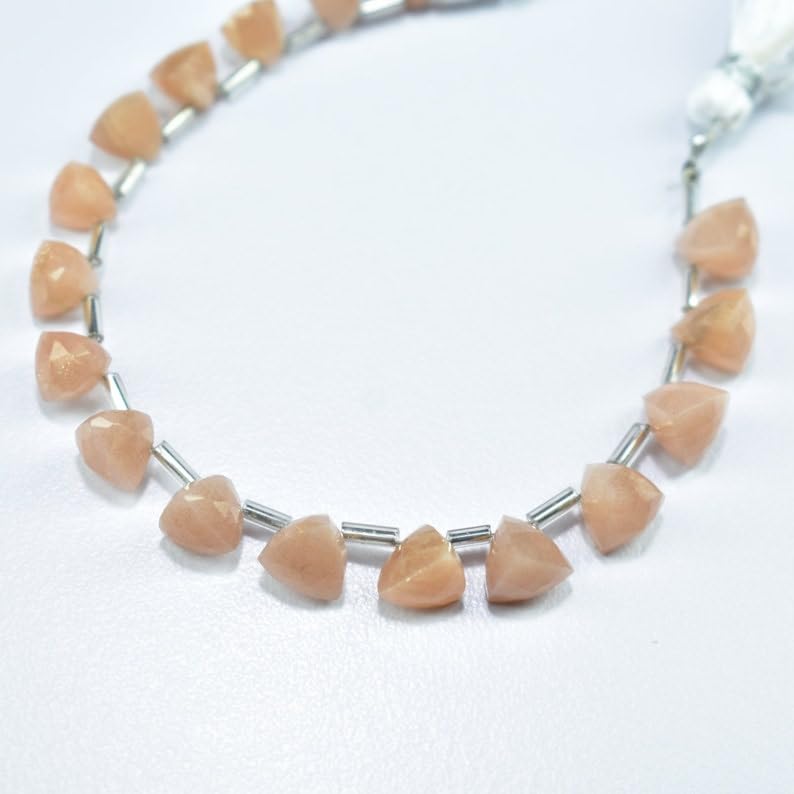Naturalny brzoskwiniowy kamień księżycowy, trylion fasetowanych koralików, 6-7,5 mm, długość 15 cm, tworzenie biżuterii, koraliki z kamieni szlachetnych do naszyjnika, bransoletki