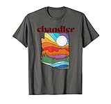 vintage versace shirt mens Ausgezeichnetes lustiges Roadtripgeschenk mit einem Retro-Stil der alten Schule für Liebhaber der Nationalparks, des Wüstensüdwestens, der Rocky Mountains und darüber hinaus! Fantastisches Rückfallgrafikskizzen-Design von Kiefern, Sonne und Zustandsform.
