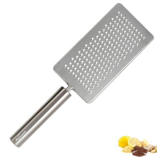 SIGNAMIO® Stainless Steel Kadukas Cheese Grater and Vegetable Shredder for Kitchen, Efficient Ginger Garlic Crusher with Protective Cover, Ideal Carrot and Ginger Slicer - Flat Design