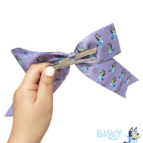 LUV HER Bluey Moños para el Cabello para Niñas - Un moño grande impreso con tus personajes favoritos de Bluey - Pinza cocodrilo - Moños grandes para peinados diarios o ocasiones especiales, edades 3+ miniatura 2