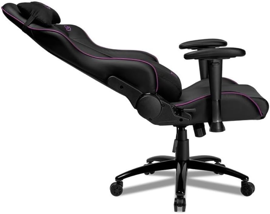 Cadeira em perspectiva lateral, com fundo neutro. Cadeira em perspectiva lateral, com fundo neutro.