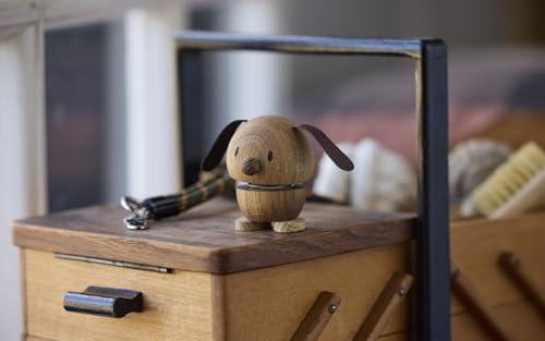Hoptimist Tier, Hund, Holzdeko, Wackelfigur & Glücksbringer aus Holz, Skandinavisch, Deko Wohnzimmer, Büro & Schreibtisch, Tolle Kleine Geschenke, 5,5 x 5,9 x 7,3 cm, Small, Oak