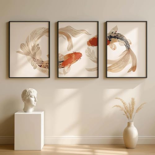 Decoración zen en tonos beige con este tríptico de láminas de peces koi 4