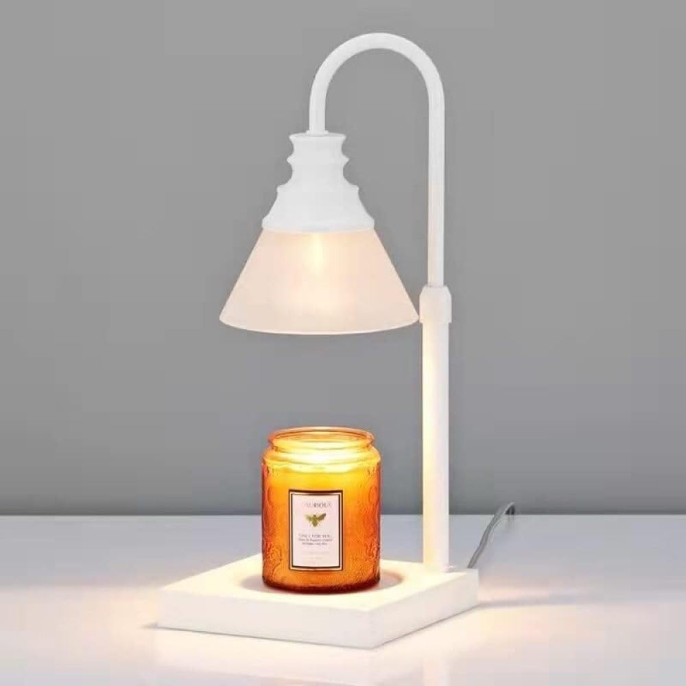 Lamp van geruit aardewerk met ovale lampenkap van crèmekleurig linnen