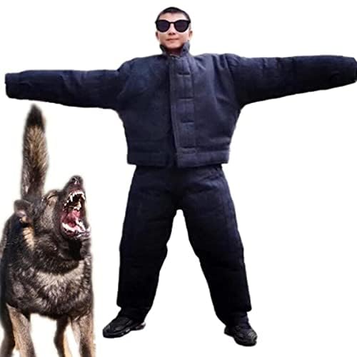 Entraîneur utilisant la combinaison en plein air