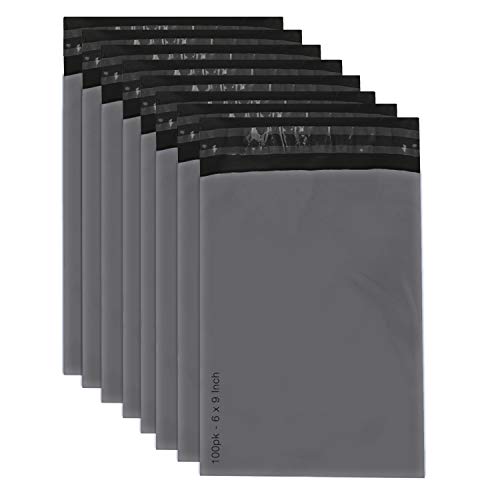 Lot de 100 sacs postaux gris avec fermeture autocollante solide et imperméable pour colis, emballages et boîtes postales, petits, moyens, grands sacs d'expédition pour courrier (gris, 15,2 x 22,9 cm) Cover