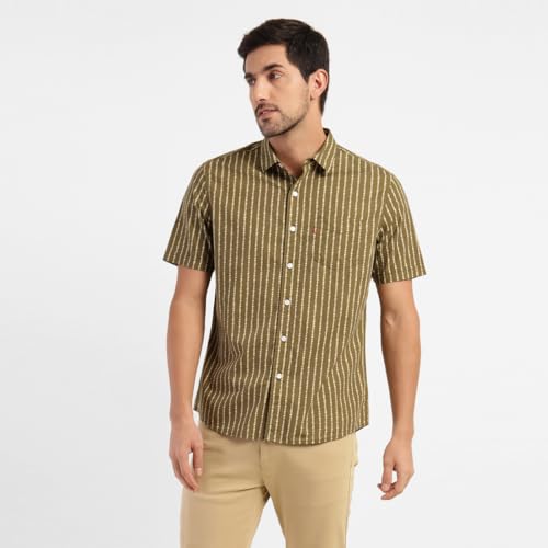 Image of Levi's Men's Solid Slim Fit Shirt