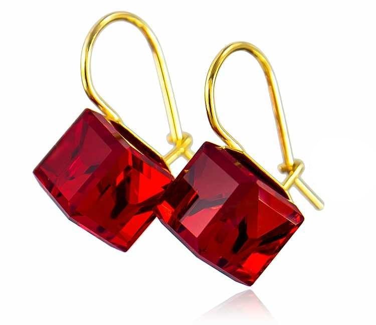 Boucles d'oreilles Siam Cube rehaussent votre tenue de soirée chic au quotidien