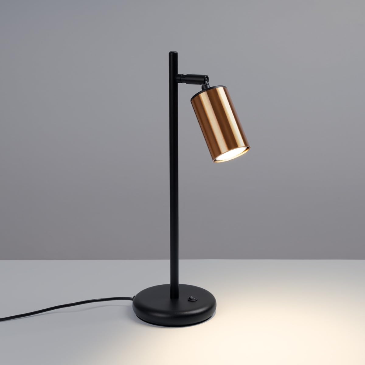 SOLLUX lighting - Lampe de Bureau LED - Lampe de Chevet, lampe de Bureau, lampe de Lecture, Lampe de Travail, Lampe Enfant - GU10, 1x max 10W LED, ~230V, 50Hz, IP20 - Noir/Cuivre - 13x15x44cm