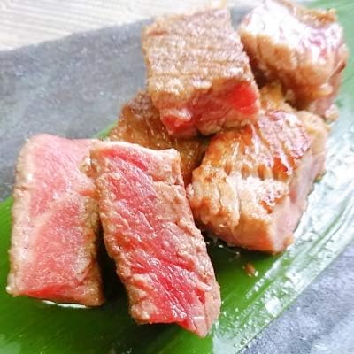 Amazon 父の日におすすめ 米国産牛やわらかサイコロステーキ1kg 500g 2p 成型肉じゃないのに冷めても柔らかいサイコロステーキ ユーエイエム 株式会社ユーエイエム 牛肉 通販