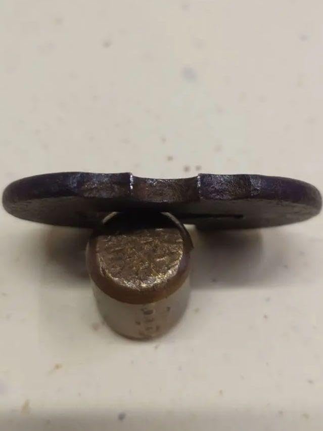 鉄製 鍔(つば) 独特なデザイン　埋忠 鉄製 鍔(つば) 独特なデザイン 埋忠 鉄製 鍔(つば) 独特なデザイン 埋