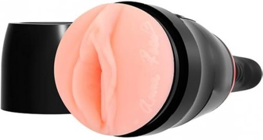 Latina Abella Anderson yotgan holatda massajchining xorozini soradi Pikap Erik va uning dosti dengiz boyida pul uchun sikishayotganini tomosha qiling