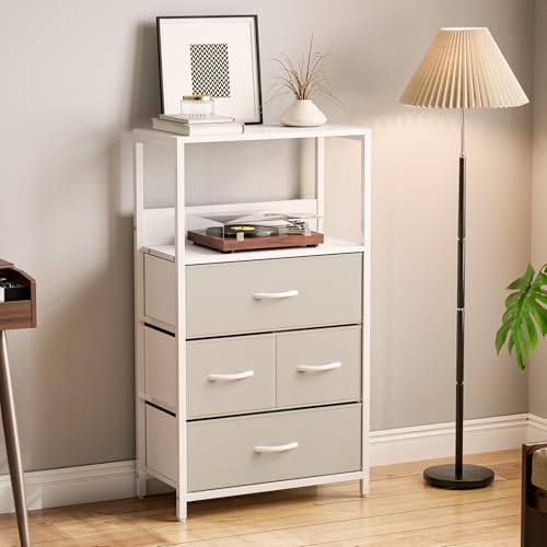 IKIFLY チェスト 棚付き 収納チェスト タンス キャビネット引き出し 洋服収納 箪笥リビング収納 布製引き出し 寝室収納ケース 衣類収納 軽量 コンパクト 省スペース 薄型 スリム 木製天板 転倒防止 組み立て簡単 2段階棚 (ベージュ, 4段4杯)