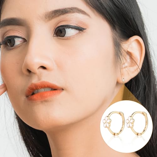 925 Sterling Silver Daisy Hoop Earrings, Flower Hoop Earrings Stylish Round Huggie Earrings Small Floral Daisy Jewelry for Women Pierced Cartilage Earrings Hoop Gifts for Girls(Gold)4