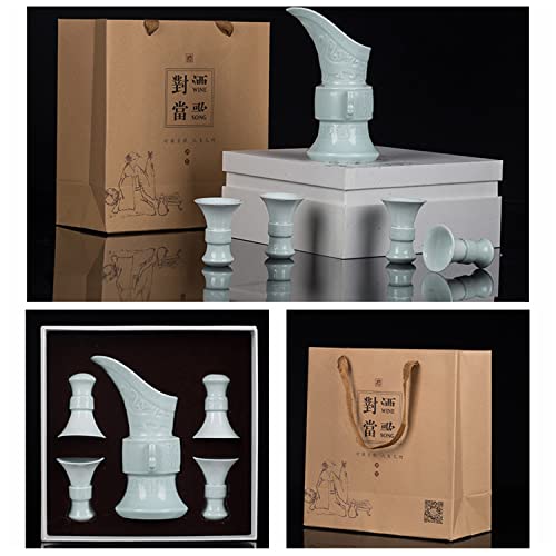 Service à saké avec tasses en céramique et bouteille design traditionnel