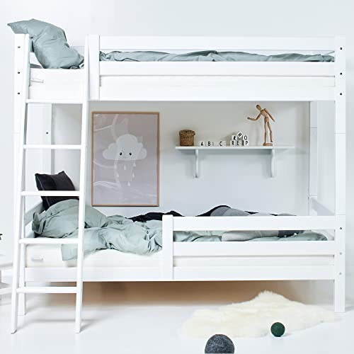 Hoppekids ECO Luxury Etagenbett, Kinder- und Ferienwohnung-geeignet | 120 x 200 cm unten und Oben, Schräger Leiter + Rausfallschutz | Nordische Kiefer – Langlebig, Überlegener Komfort