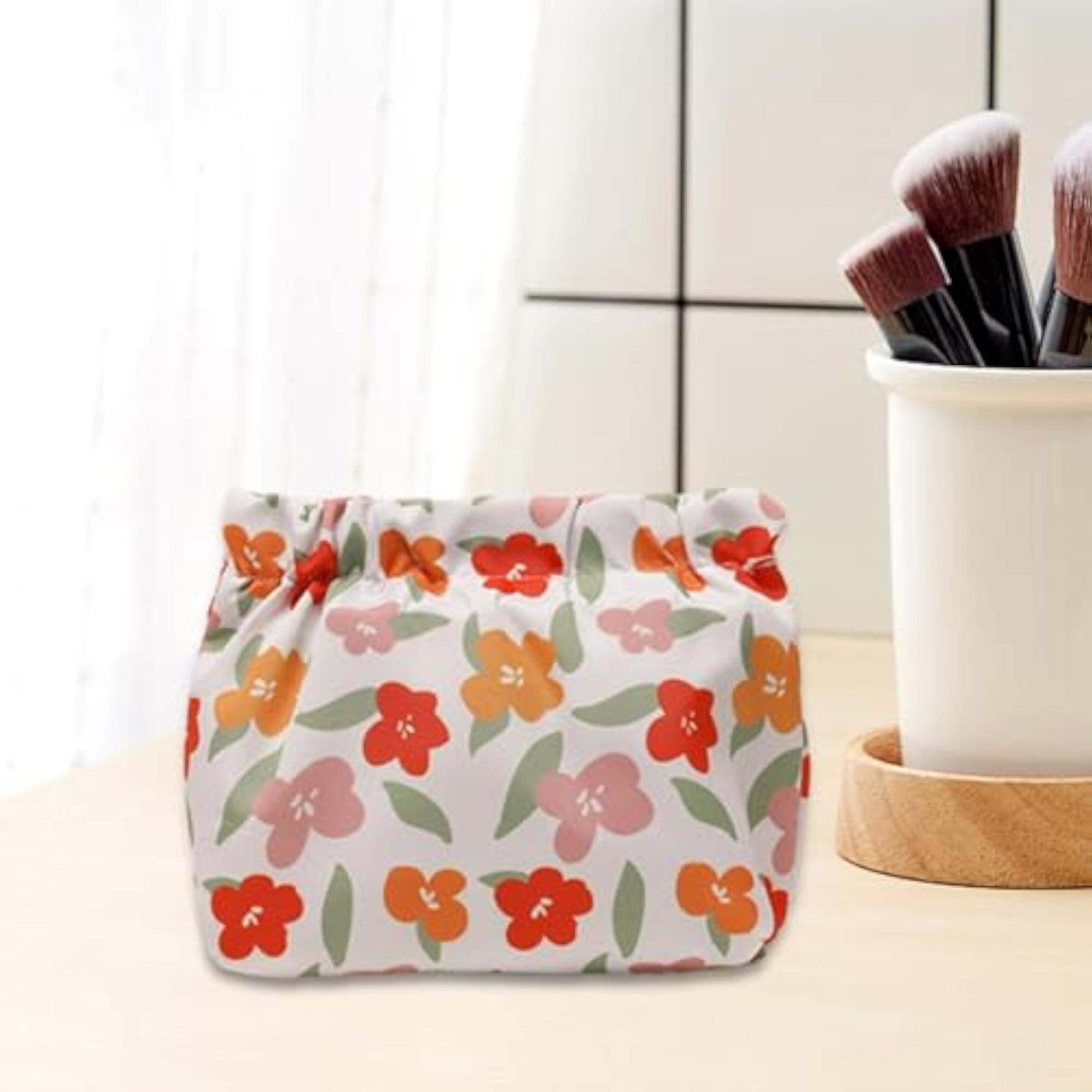 Portable Self Closing Makeup Pouch for Perfume