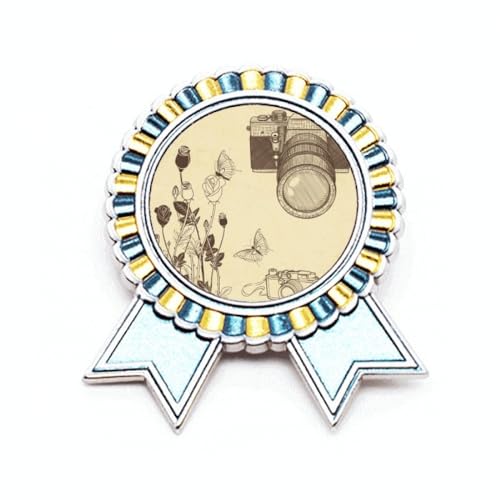 Broche en forme de rose et appareil photo en métal pour sublimer un blazer