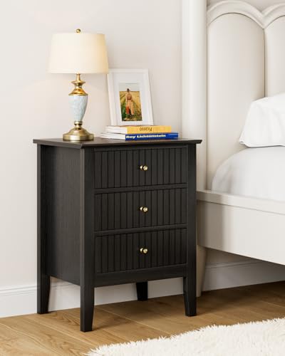 HEYZOEY Mesita Noche Vintage con 3 Cajones, Mesilla de Noche Estilo Rústico Granja con Tiradores Dorados, Mesa Auxiliar para Dormitorio y Salón, Negro (45 × 33 × 61 cm)