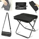 Compact mais puissant : tabouret de camping portable solide mais léger. Se replie dans une élégante pochette de poche, seulement légèrement plus grand qu'un téléphone. Se déplie en un siège robuste qui supporte jusqu'à 120 kg avec facilité. Parfait pour les voyageurs, les artistes et les amateurs de plein air qui ont besoin d'une assise instantanée n'importe où.