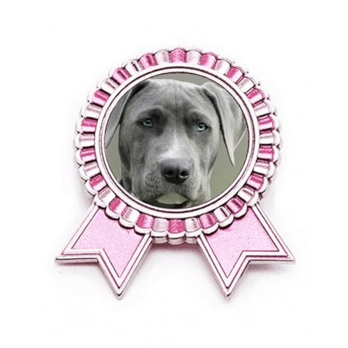 Broche en forme de chien en métal rose finition soignée gabarit medium