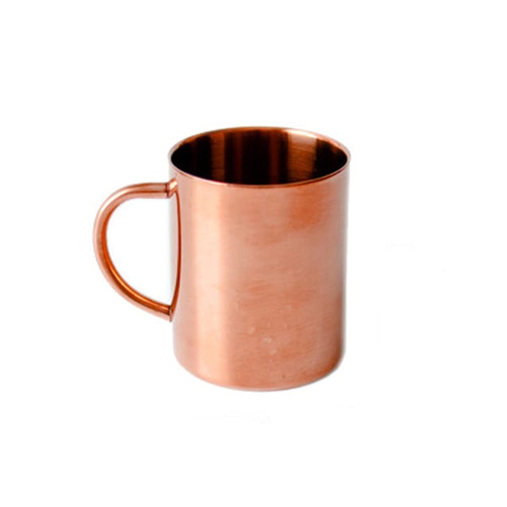 Taza de café retro rosa de porcelana fina para desayunos elegantes en casa