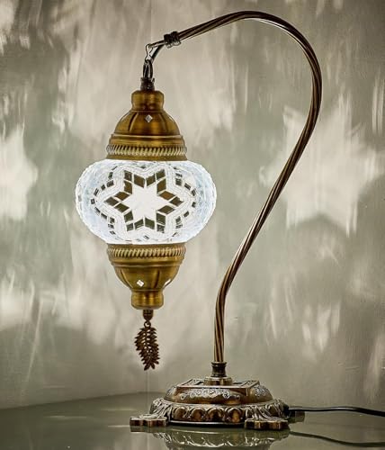 DEMMEX Lampe turque authentique, fabriquée en Turquie, lampe de chevet en mosaïque marocaine turque, 100% fabriquée à la main, corps en métal couleur laiton antique et base en métal décoré