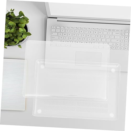 Carcasa de portátil MacBook Air transparente ideal para tus viajes y uso diario 3