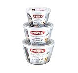 Dieses 3-teilige Pyrex Cook & Freeze runde Schüssel-Set besteht aus 3 verschiedenen Schüsseln mit Deckel – 0,6 l, 1,1 l und 1,6 l. Maße jeder einzelnen Schale sind 0,6 l (Durchmesser: 12 cm, Höhe: 8,5 cm), 1,1 l (Durchmesser: 15 cm, Höhe: 9,5 cm) und 1,6 l (Durchmesser: 17 cm, Höhe: 11 cm). Dieses runde Pyrex Cook & Freeze Geschirr-Set ist mikrowellen-, ofen-, kühlschrank-, gefrier- und spülmaschinenfest.