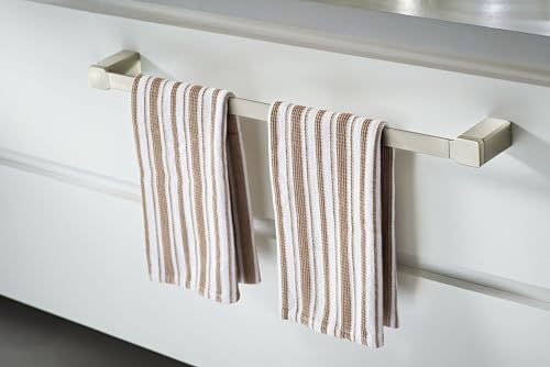 Barre porte-serviette pour optimiser le rangement et le confort de la douche