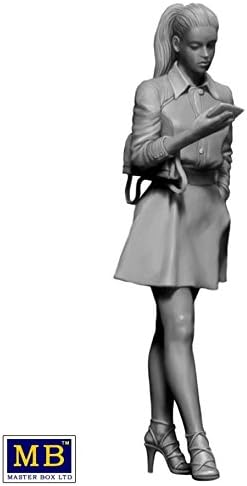 Master Box Plastic Model Building KIT Dangerous Curves Series, ALI - Status Check Office Woman Nice Girl 1/24 24028