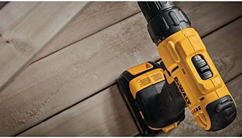 Dewalt DCD771C2-QW Akumulatorowa Wiertarko-Wkrętarka z 2-Biegową Przekładnią i Oświetleniem Roboczym Led + 2 Akumulatory 18 V Czarny/Żółty
