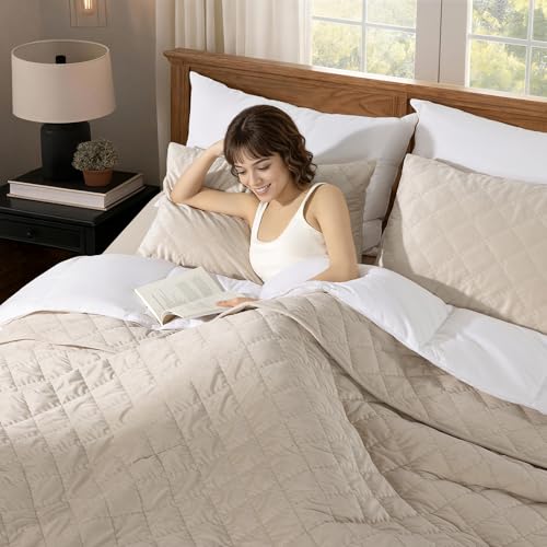 Uqocnh Luxury Velvet Quilt Set King Size 3 Piece, Soft Channel Stitch Velvet Comforter Set with 2 Pillow Shams, Lightweight Coverlet Bedspread Bedding Set for All Seasons, Beige — view 3