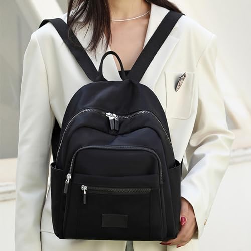 Mochila espaciosa de nailon para organizar todo sin perder estilo 7