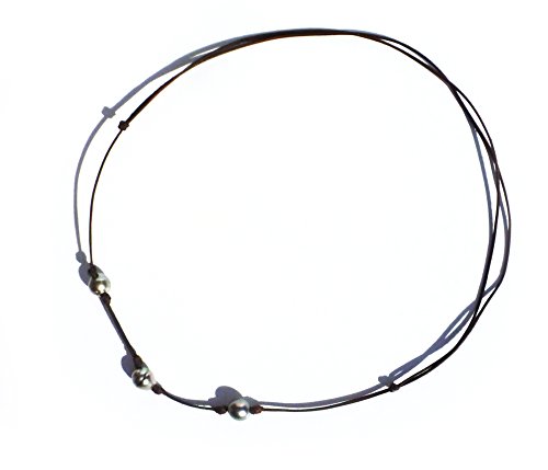 Collier trois perles de Tahiti sur cuir australien, un cadeau d'anniversaire idéal