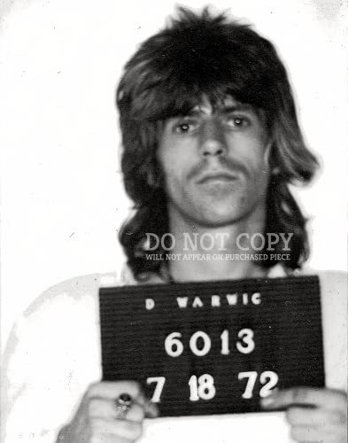 Foto de Keith Richards en Warwick 1972: el póster de 11x14 cm ideal para tu estudio de música