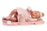 antonio juan bambole da collezione OUTFIT COMPLETO: Vestita con adorabile set di strisce rosa e bianco, cappello con pompon, calzini e coperta tessuta nei toni del rosa che completano il tuo aspetto dolce