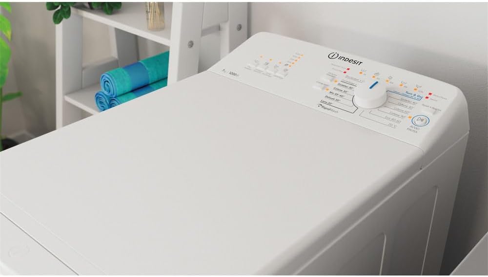 Pahareup-hareup view of the Indesit BTW L72200 IT/N washing machine control panel