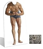 Muskelmann Lebensgrosse stehen hinter Pappaufsteller mit 25cm x 20cm foto